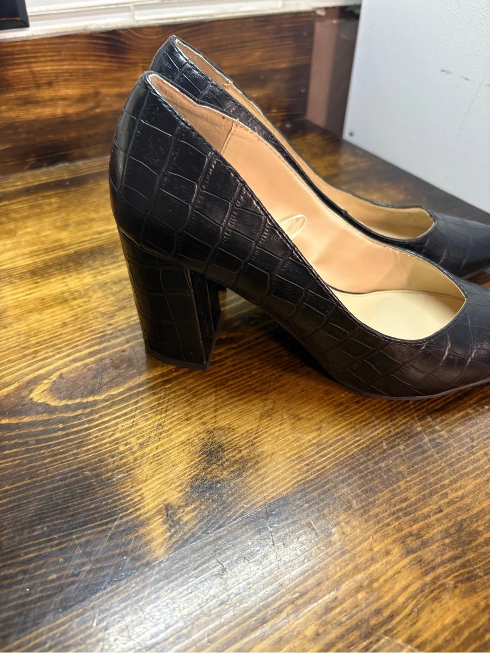Liz Claiborne Black Croc Heels Size 7.5